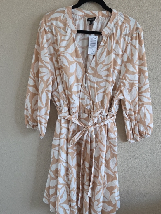 torrid Dresses & Skirts - New Torrid Beige and White Leaf-Print Tie-Waist Midi Dress